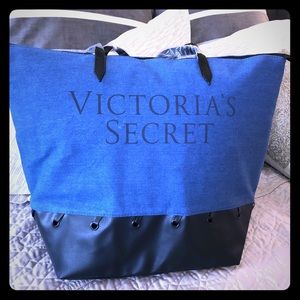 Victoria’s Secret weekender tote